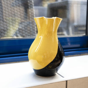 Petite vase jaune et noir